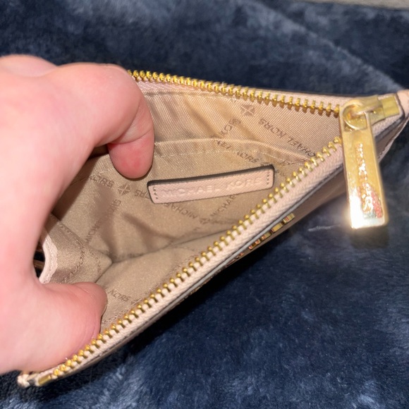 Michael Kors Keychain Wallet - Picture 3 of 3